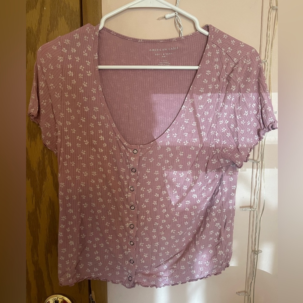 Women’s American Eagle floral pink T shirt size large